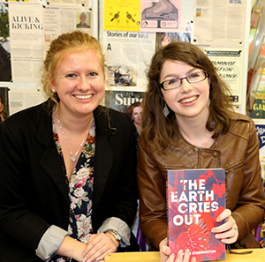 Pacific Media Watch editor Kendall Hutt (left) with author Bonnie Etherington. Image: Del Abcede/PMC