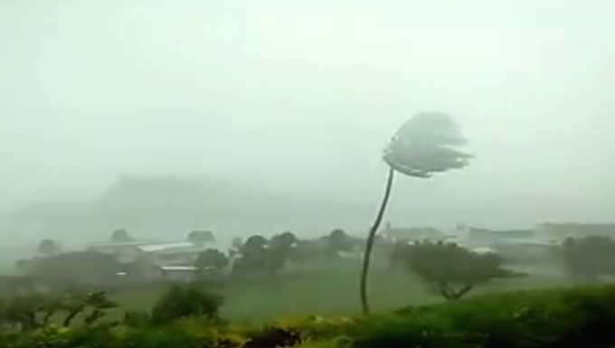 Raging winds batter capital Suva as Cyclone Winston hits Fiji