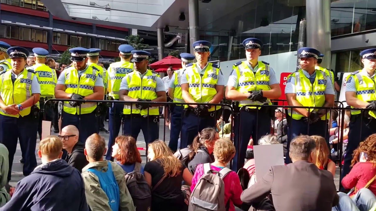 Climate change activists stage singing blockade at NZ oil summit | Asia ...