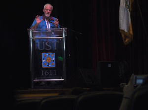 Pacific Media Centre's Dr David Robie talking about a "digital media strategy and human rights" at the University of Santo Tomas, Manila, at the weekend. Image: The Flame/UST