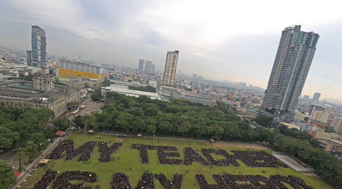 ‘You’re my hero’ – UST students pay tribute to teachers in record bid