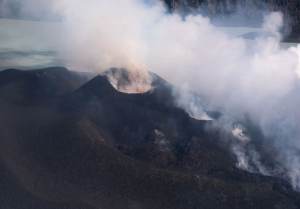 Ambae volcano ‘more stable’, say Vanuatu’s monitoring scientists | Asia ...