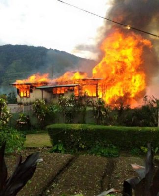 O’Neill imposes PNG curfew, vows arrests in wake of Mendi torchings