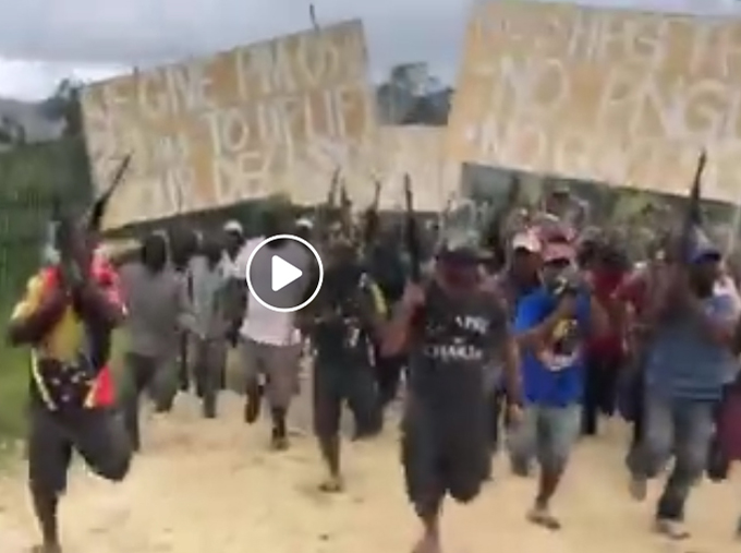 Png Enga Xxx Clips - PNG troops arrive in Mendi â€“ PM and politicians apologise for riot ...