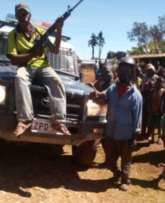 Frustrated PNG tribesmen capture 2 policemen – seize vehicles, weapons