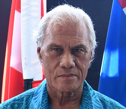 'Akilisi Pohiva in Tuvalu
