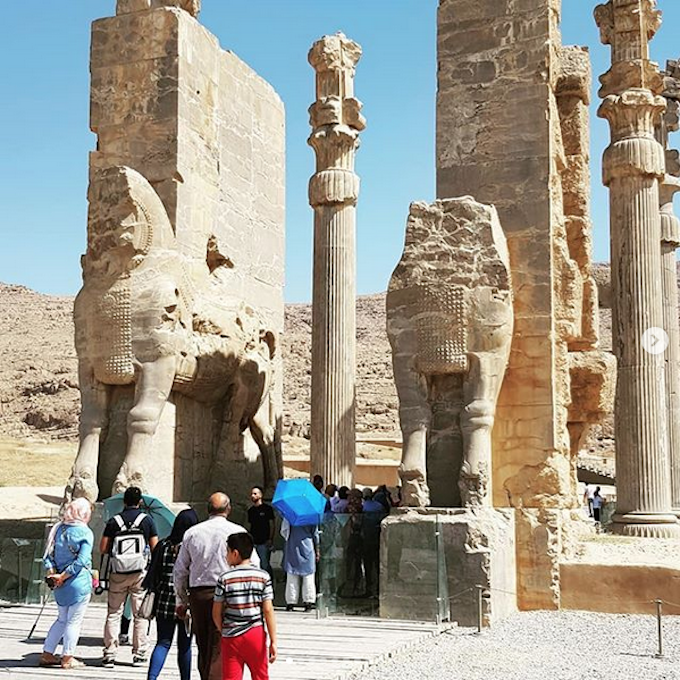 Шираз Персеполис. Persepolis часы. В Лувре Персеполис. Persepolis VR Excursion.