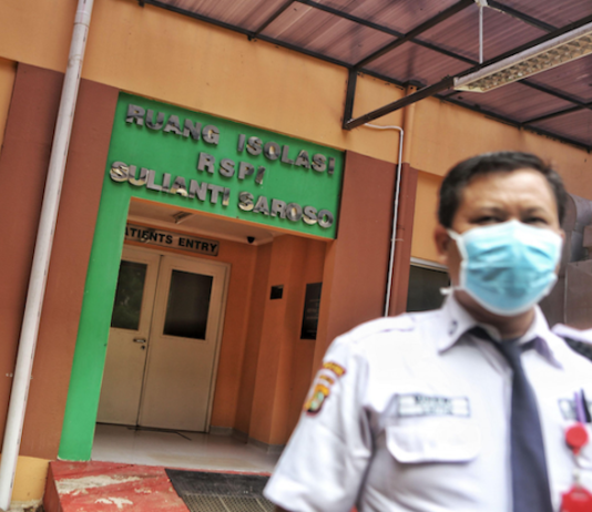 Jakarta hospital security giard