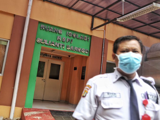 Jakarta hospital security giard