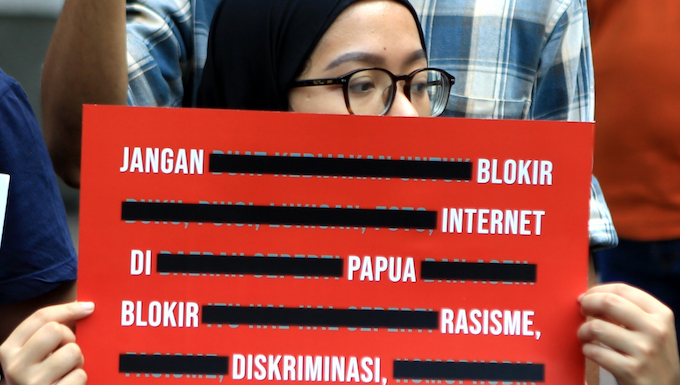 Jokowi ‘violates the law’ for banning internet in Papua, court rules