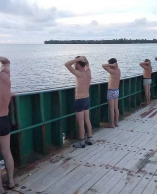 Drama at sea – PNG Navy detains 8 alleged pirates, 1 wounded