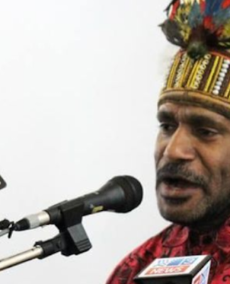 Benny Wenda Sky