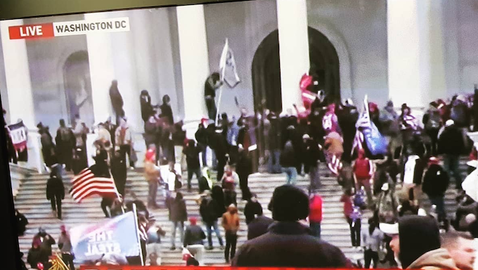 Breaking news - Capitol stormed