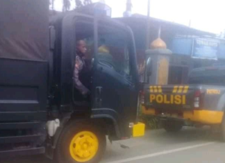 Manokwari police convoy