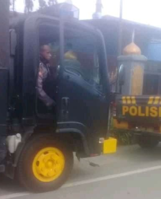 Manokwari police convoy