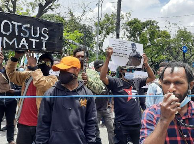 Papuan students protest