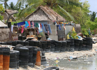 Pacific villagers protest shoreline