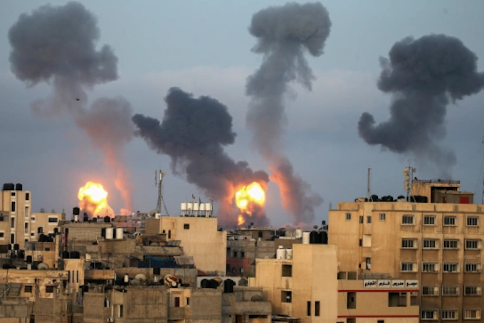 Osraeli bombs strike Gaza