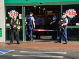 NZ police at Countdown