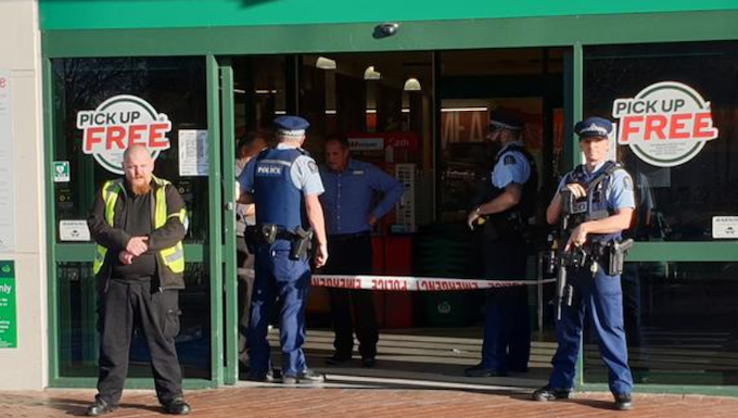 NZ police at Countdown