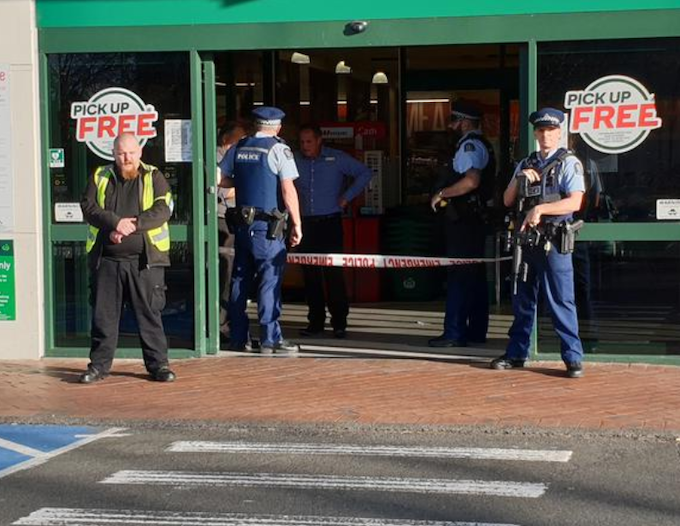 NZ police at Countdown