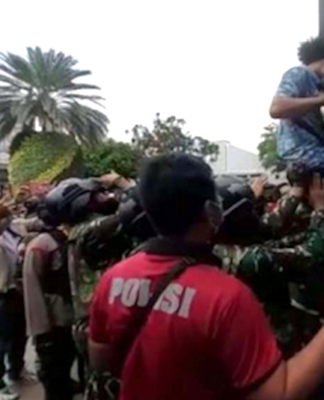 Police arrest 15 Papuan students at peaceful May Day rally in Jakarta May Day Papuan students being arrested