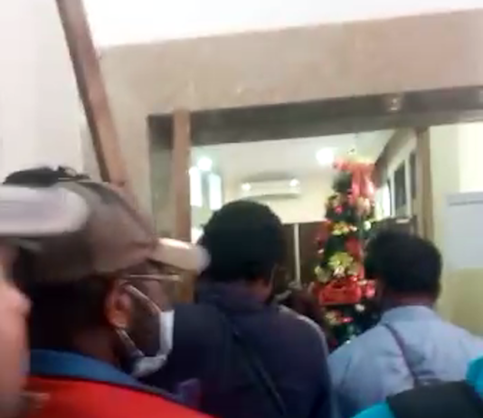 Papuan protesters at Papua govt office