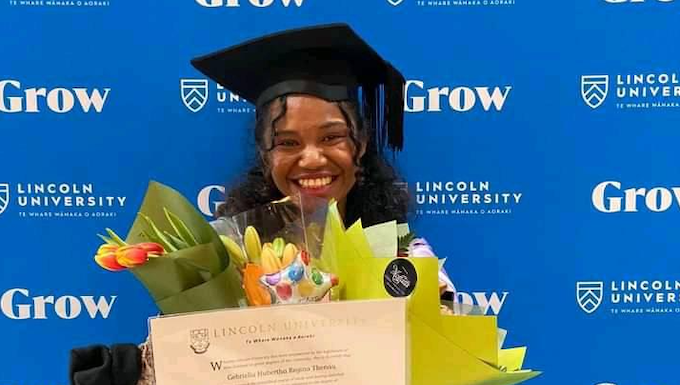 Indigenous Papuan graduates praise Aotearoa – and their governors Gebriella Thenau 160621