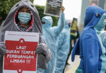 Indonesian anti-nuke waste rally