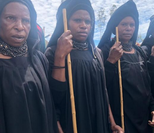 Highlands women attending a funeral 290621