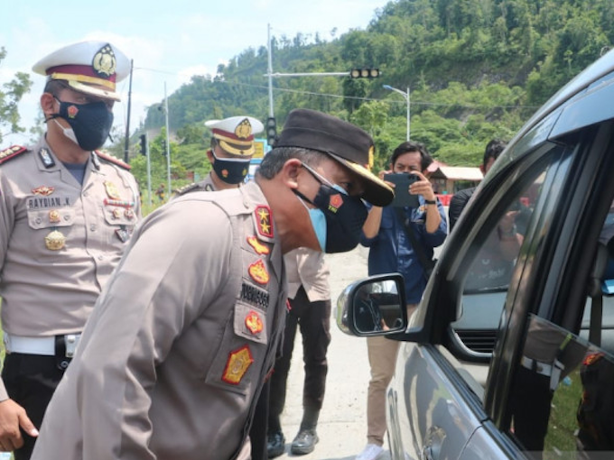 Polisi Indonesia memperketat pembatasan masuk Pemerintah di kabupaten Papua Barat