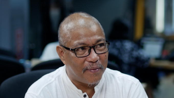 Filipino journalist Nonoy Espina