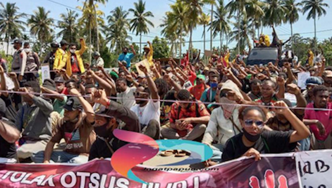 Student protest in Manokwari against Otsus 21052021