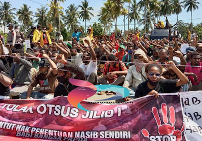 Student protest in Manokwari against Otsus 21052021