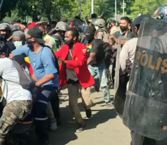 Papuan students protests against Otsus