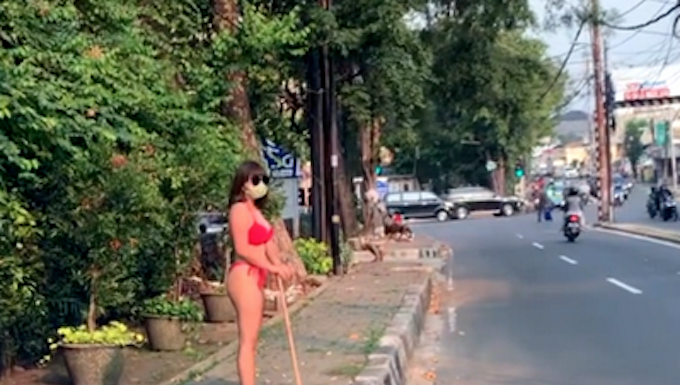 Instagram posting of Dinar Candy protest