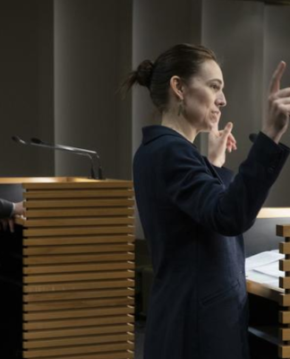 ‘You’re not alone’, PM Ardern tells lockdown nation on mental health Prime Minister Jacinda Ardern and Director-General of Health Dr Ashley Bloomfield