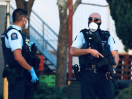 Armed New Zealand police at LynnMall