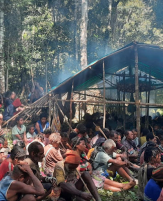 Bintang Mountains refugees