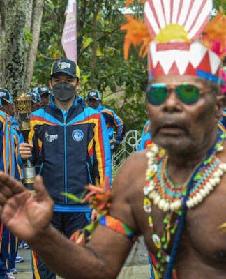 Papuans welcome Indonesian Games torch