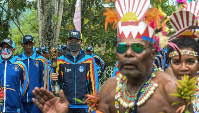 Papuans welcome Indonesian Games torch