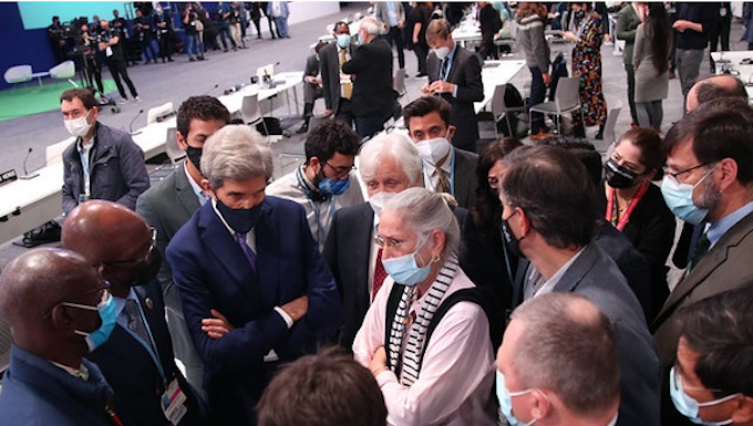 COP26 final day huddle