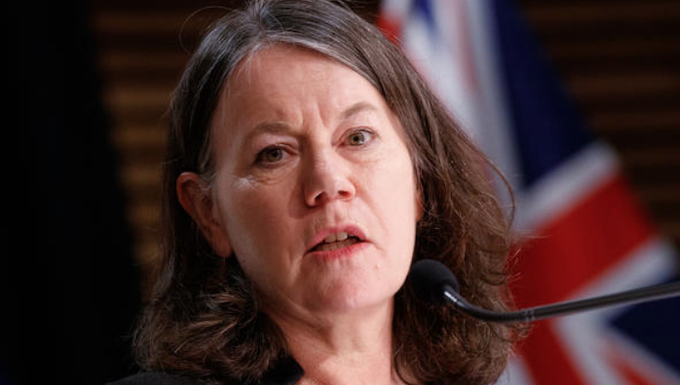 Omicron may force more changes to NZ’s covid contact tracing system NZ Director of Public Health Dr Caroline McElnay