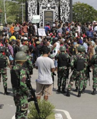 Pressure mounts on Jakarta for dialogue, not brutal ‘war on Papua’ Indonesian military watch over protest action at Timika