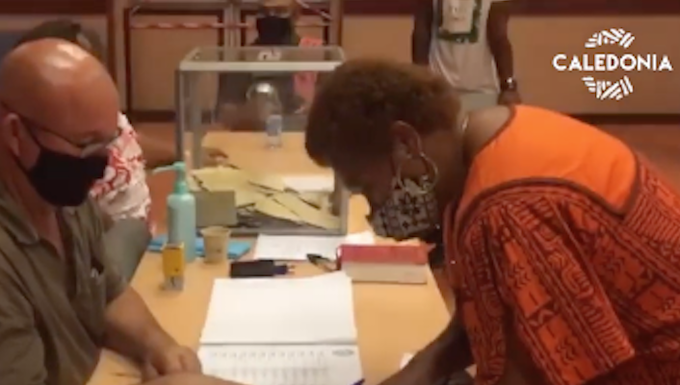 Voting at Koné