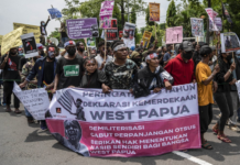 Papuan students demonstrate for the independence in Surabaya