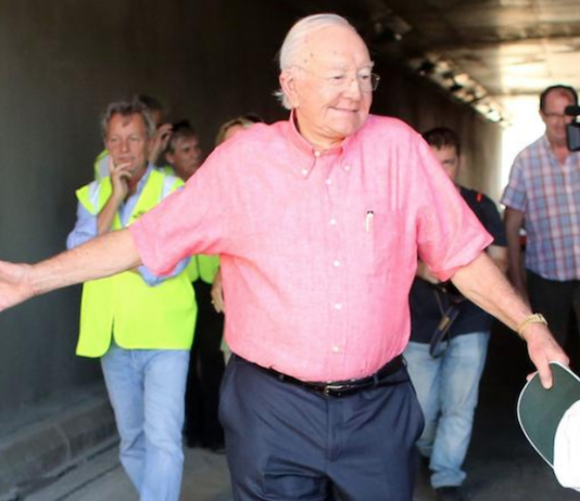 Former Tahiti president Gaston Flosse
