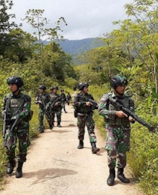 Indonesian soldiers in Tahukino