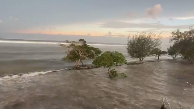 Tsunami waves in Tonga