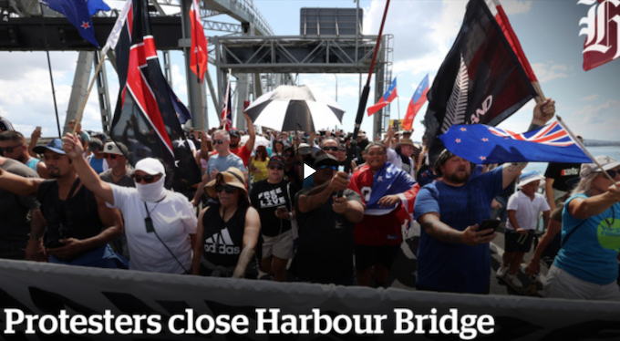 The Auckland Harbour Bridge anti-mandates protest today.
